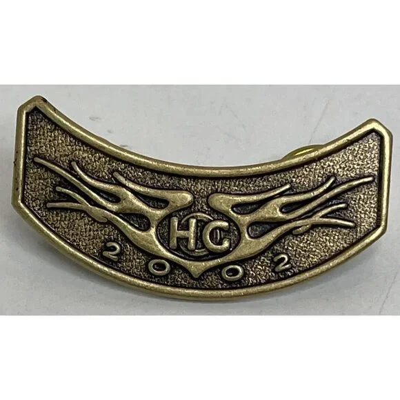 Vintage 2002 Harley Davidson HOG Owners Group Member Rocker Vest Hat Lapel Pin - Picture 4 of 8